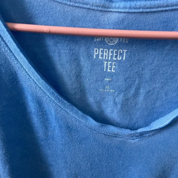 V-neck Top - Picture 2 of 5